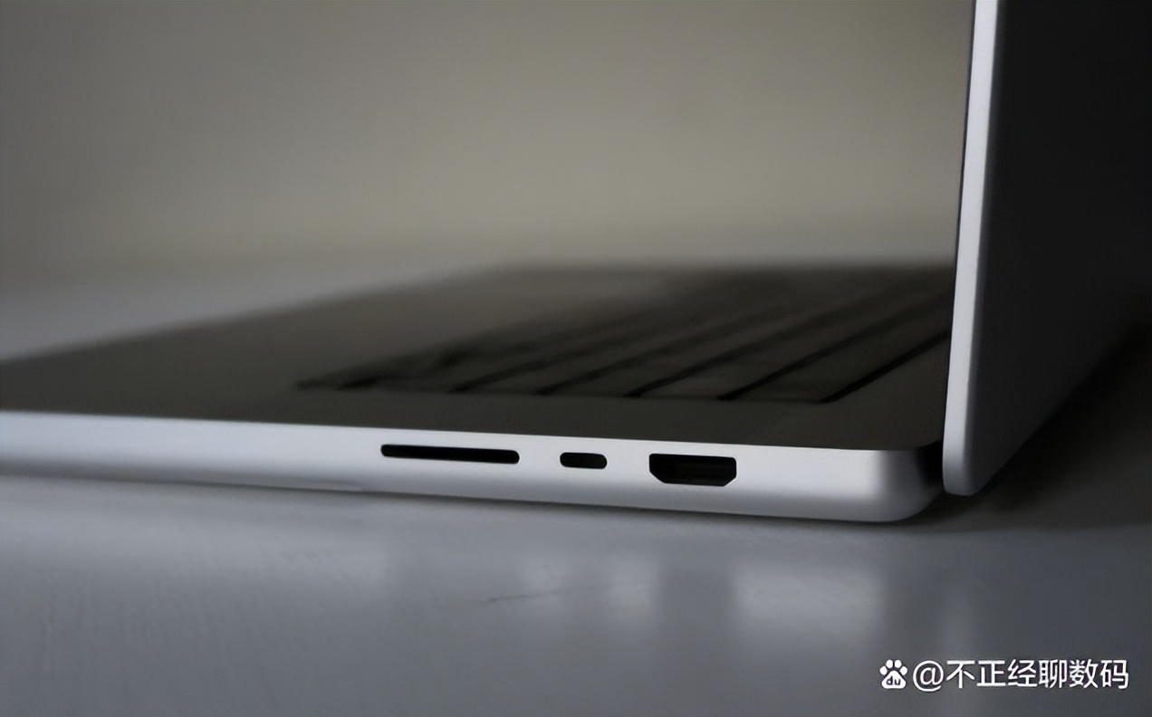 macbookpro202114和16怎么选,苹果macbookpro2021顶配版测评