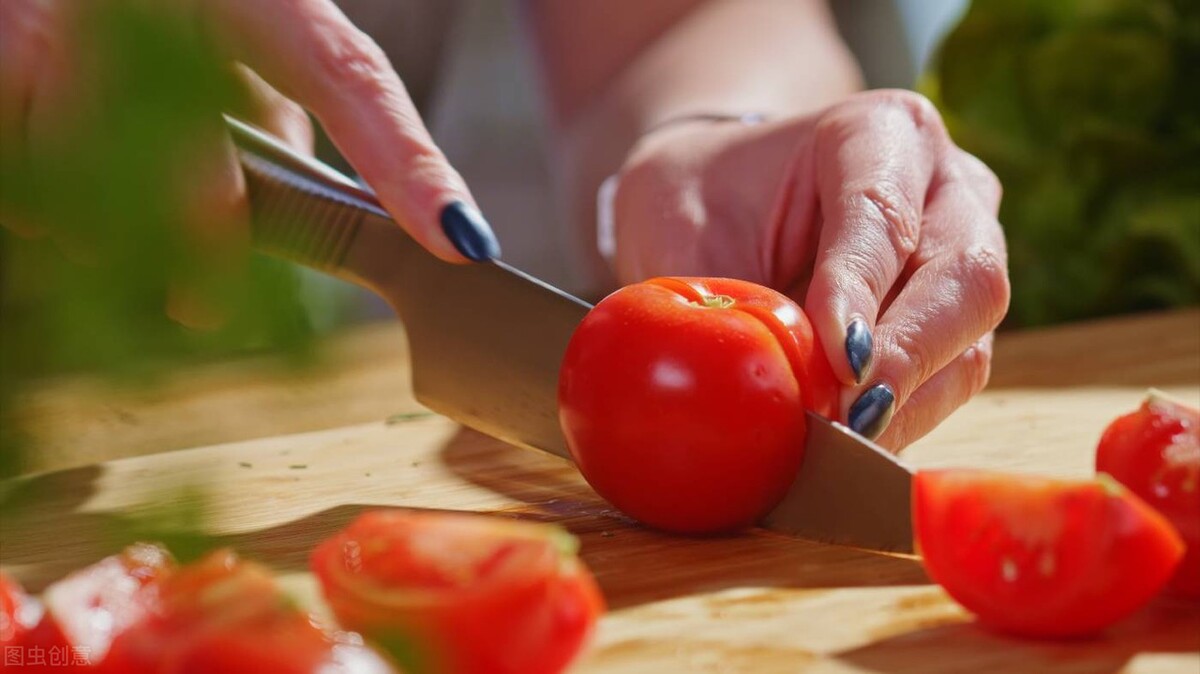 宝宝多大能吃大人的油吗,宝宝多大能吃跟大人一样