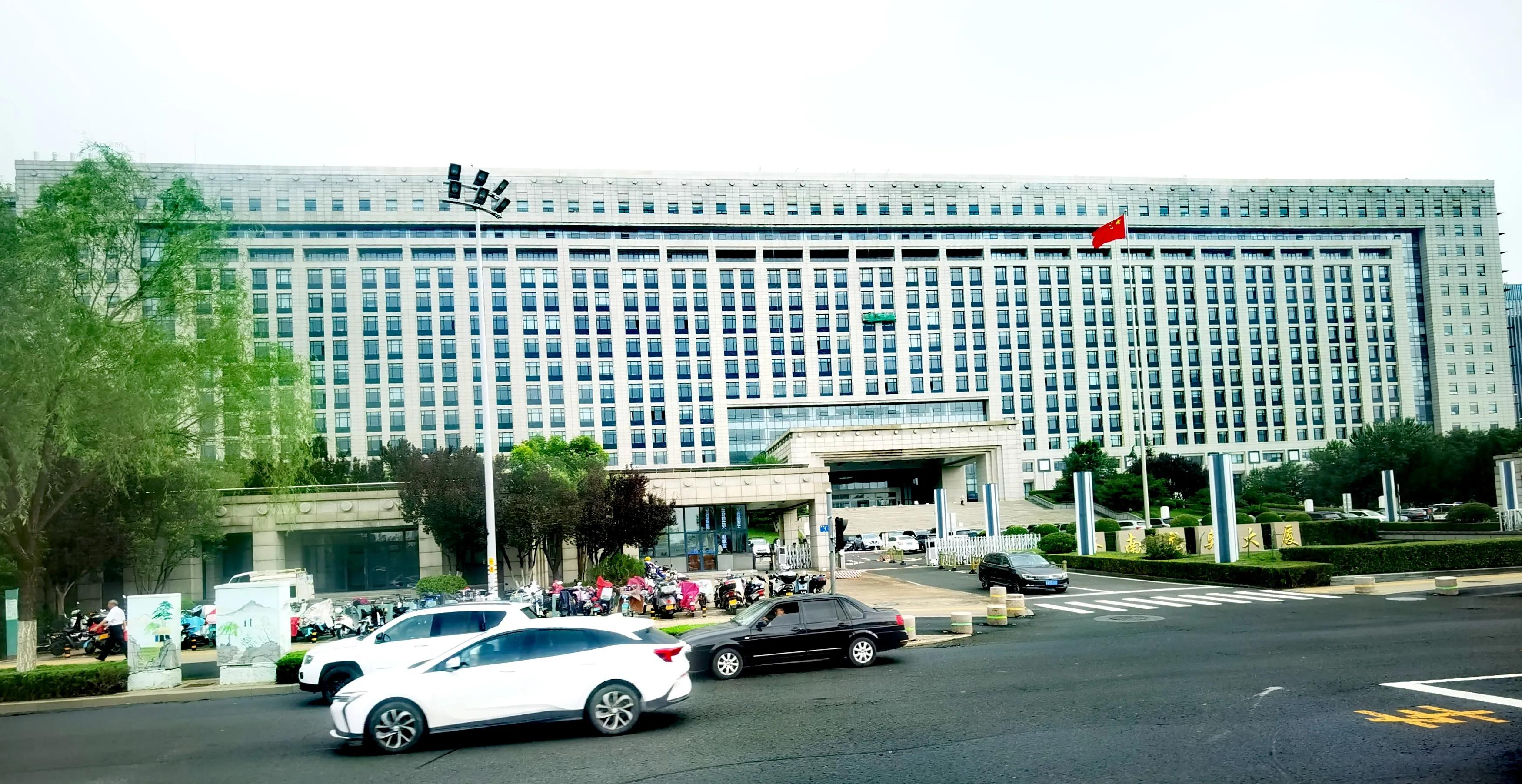 济南二环的楼,济南1700亿的楼