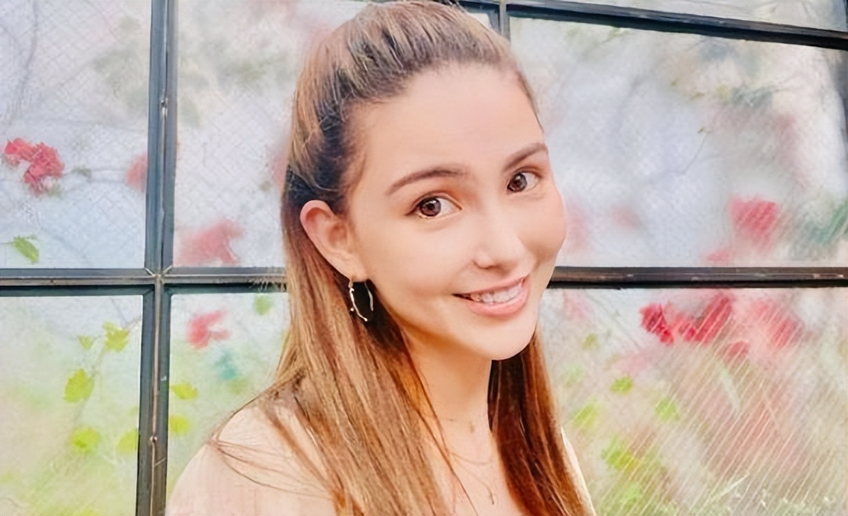 昆凌17岁遇见周杰伦21岁成天王嫂,昆凌17岁就被周杰伦追上视频