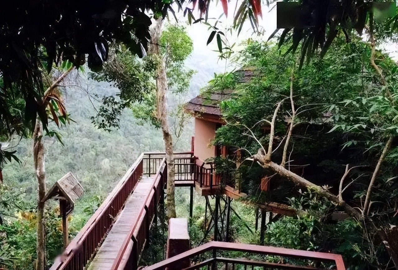 海南晴天的沙滩,海南阳光下的海