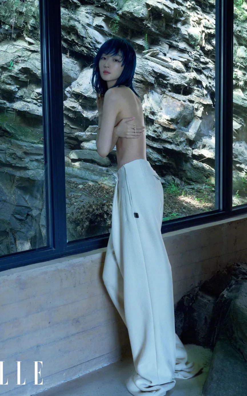 赵丽颖一头红发绚丽吸睛,赵丽颖红发造型