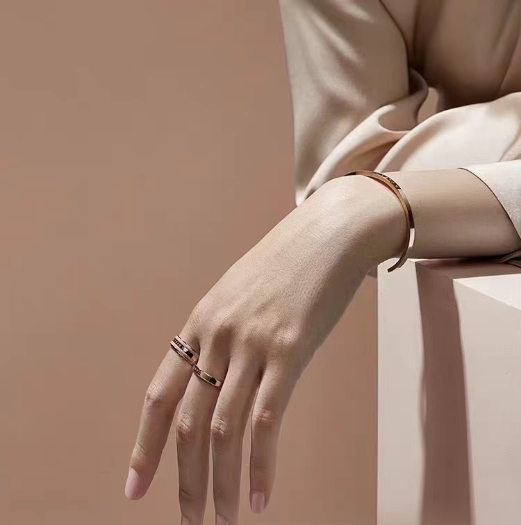 千叶的黄金钻石手镯,珠宝钻石手镯