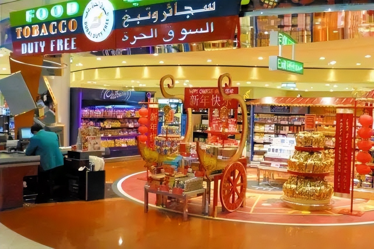 迪拜有钱人的真实生活,迪拜为什么这么有钱满街的土豪