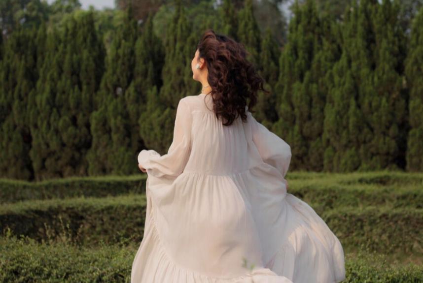 我妈刚转给弟媳20万，她买名牌包换奥迪车，我妈彻底坐不住了