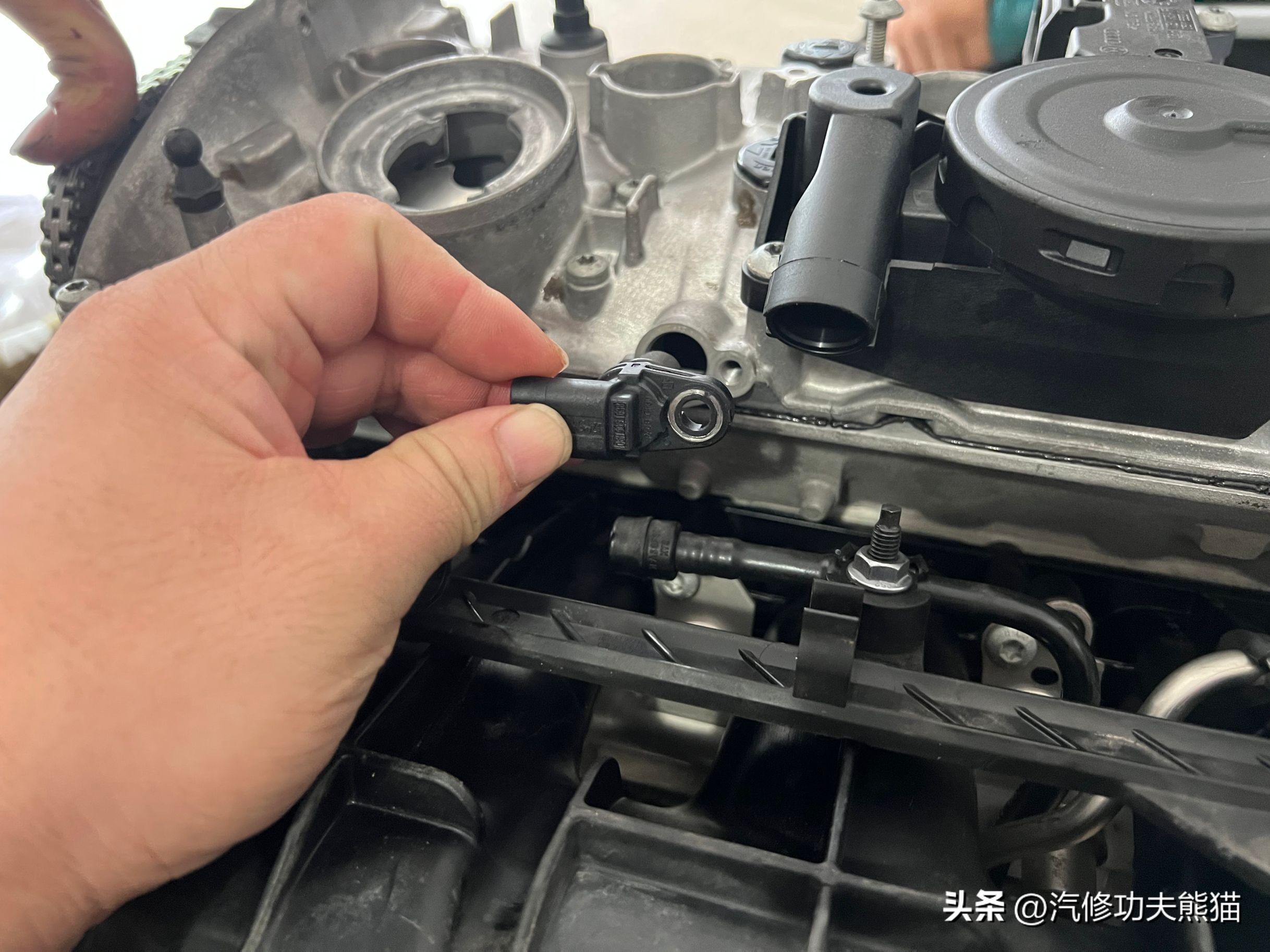 大众途观三百公里烧一升机油,途观3代发动机烧机油