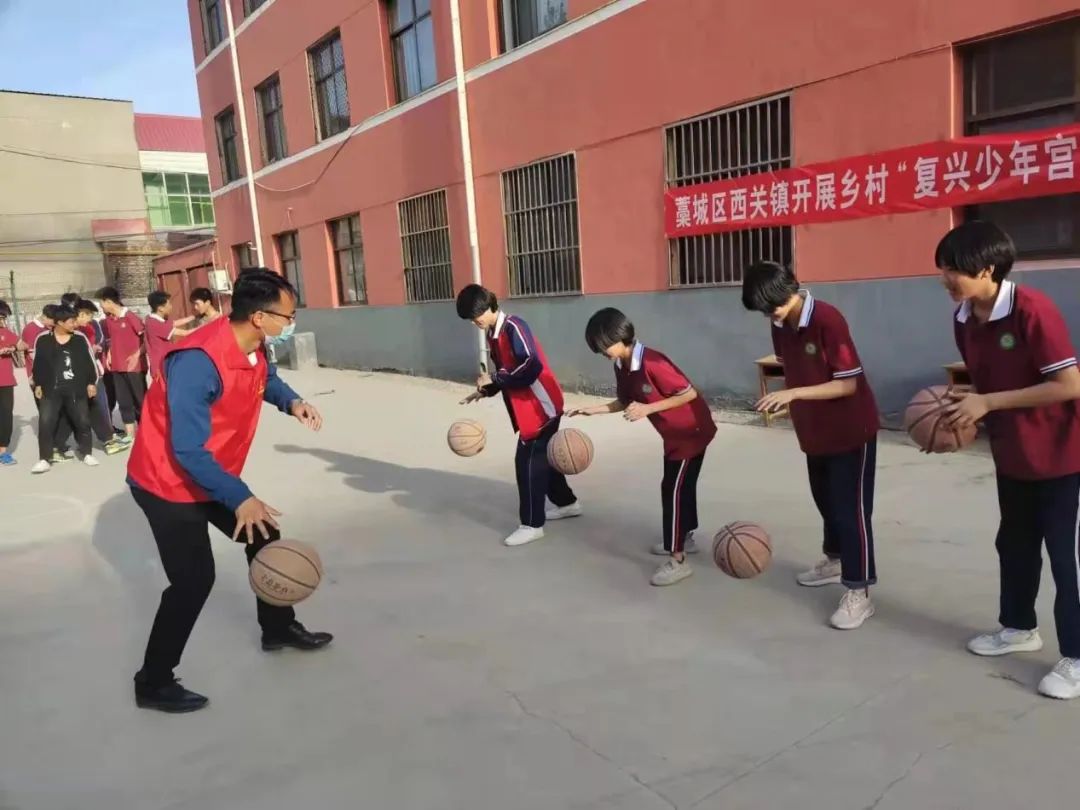 复兴少年宫放飞少年梦主题画,复兴乡村学校少年宫