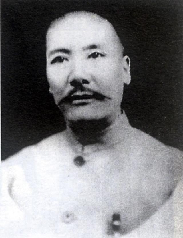1935年长征过草地,1935年完成两万五千里长征