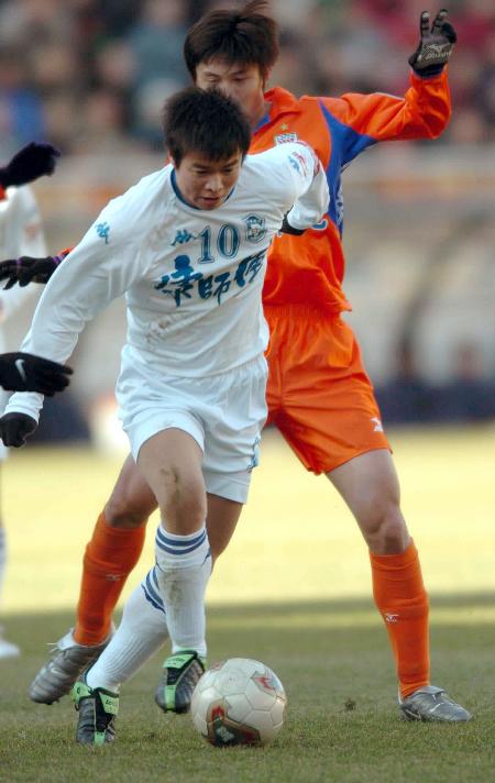 天津津门虎球员穿什么球鞋，于根伟又穿过哪些球鞋呢，看我来盘点