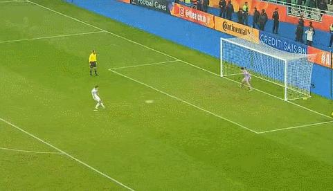 亚洲杯伊朗队2比1战胜日本队,亚洲杯爆冷0比7不敌乌兹别克斯坦