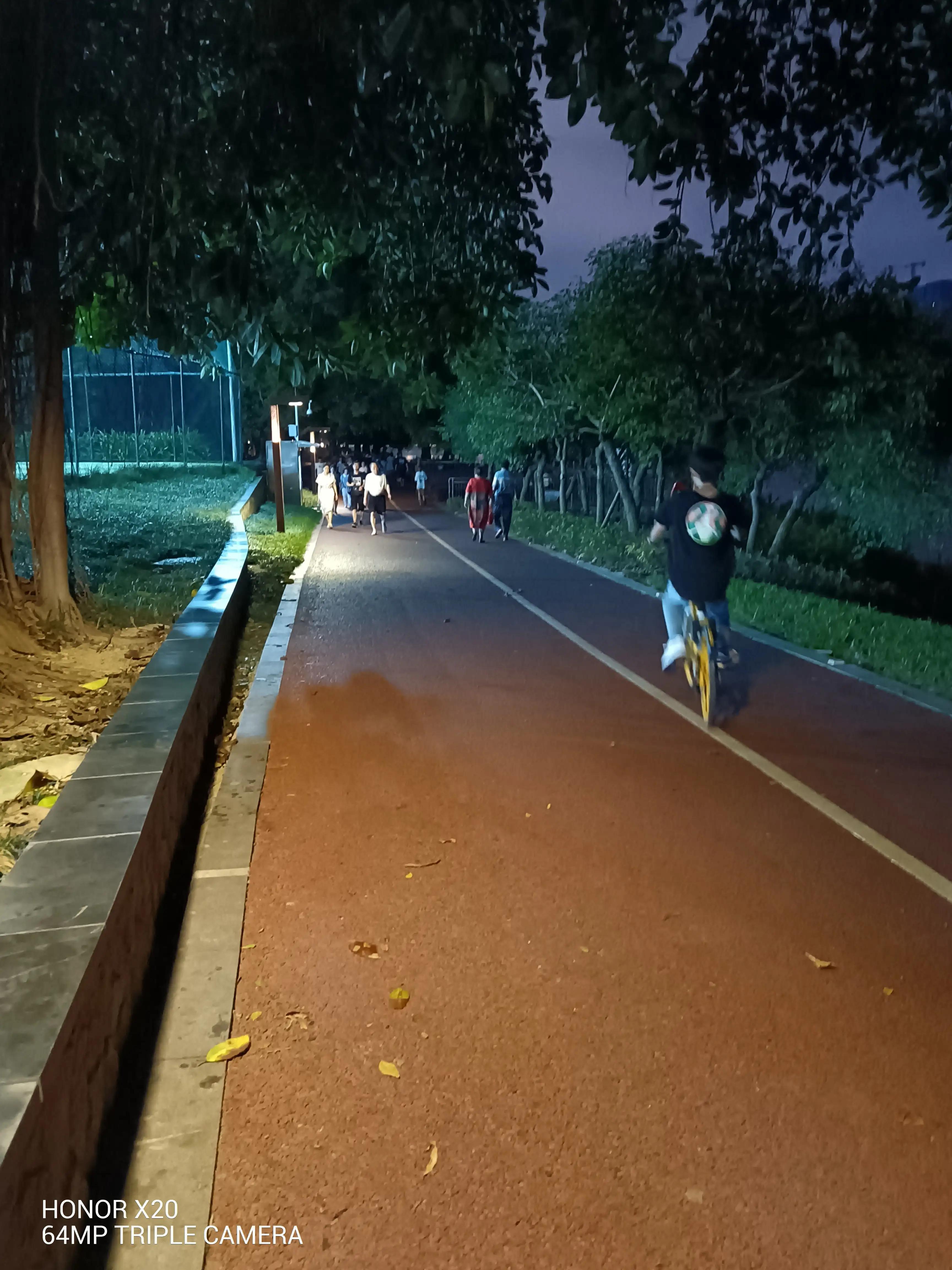 每个广西人都去过广州,在南宁的人