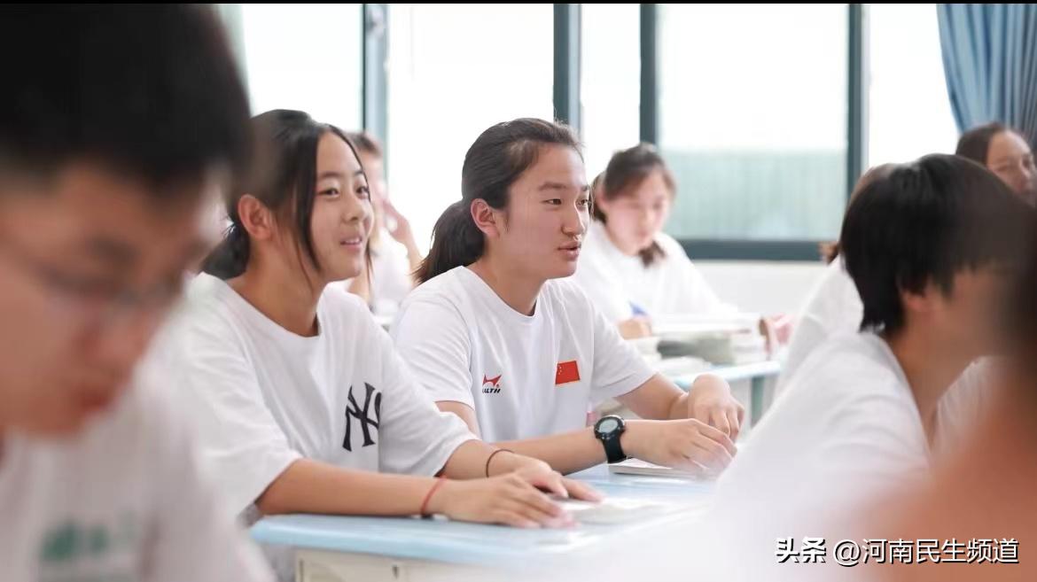 鍐犲啗涓鍏ㄥ浗鍐犲啗,鍏ㄥ浗鍐犲啗鏍″洯瓒崇悆鍒濅腑