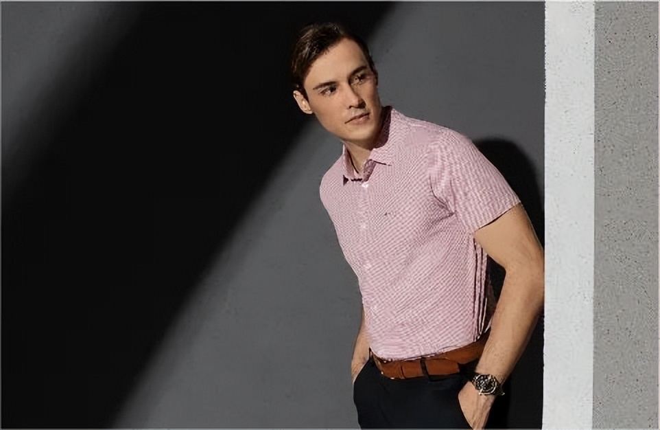 周杰伦美特斯邦威冲锋衣,美特斯邦威为啥不用周杰伦