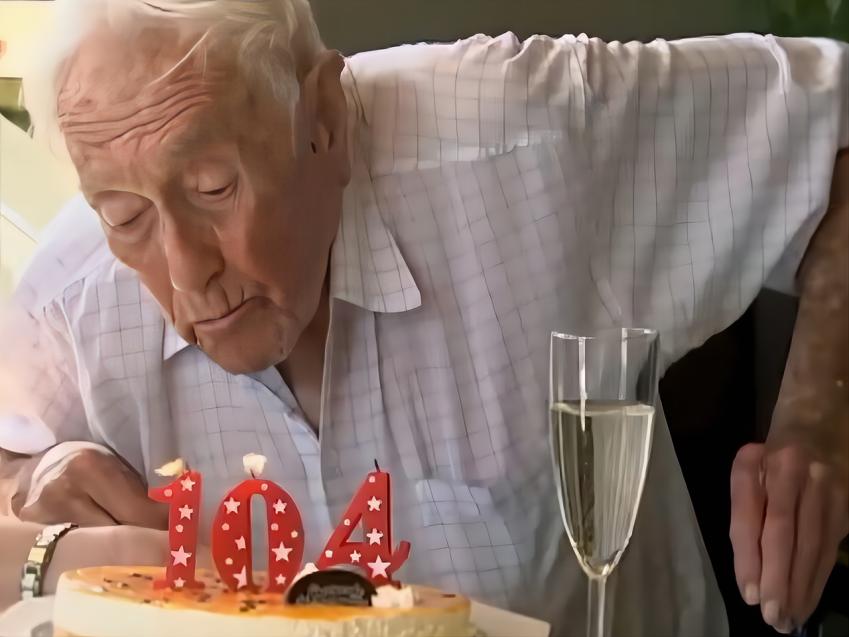 104岁科学家古道尔:无病无疾家庭和谐,却一心安乐死,到底为何