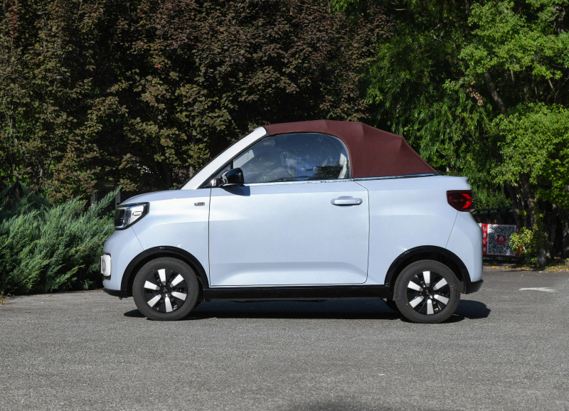 宏光miniev敞篷车实车首曝,宏光miniev敞篷版在欧洲发布