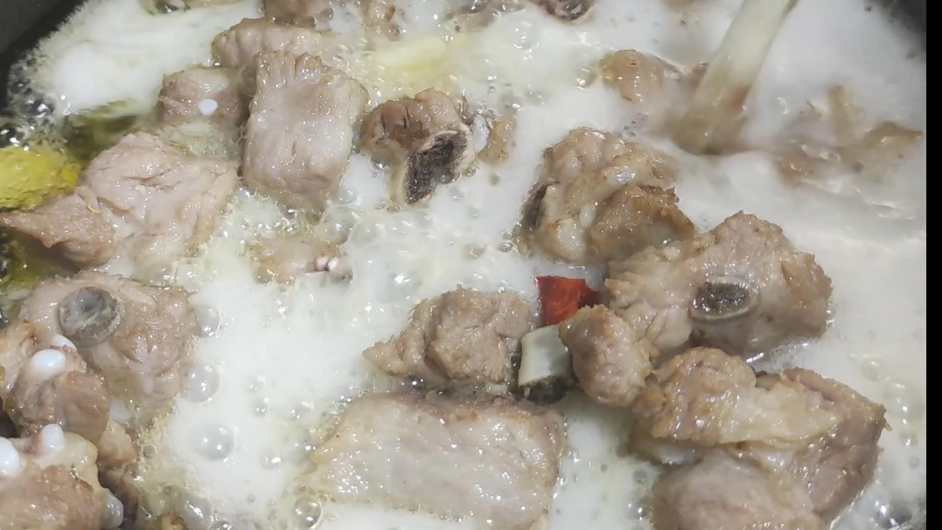 排骨做法不要糖,做粉蒸排骨排骨需要焯水去血水吗