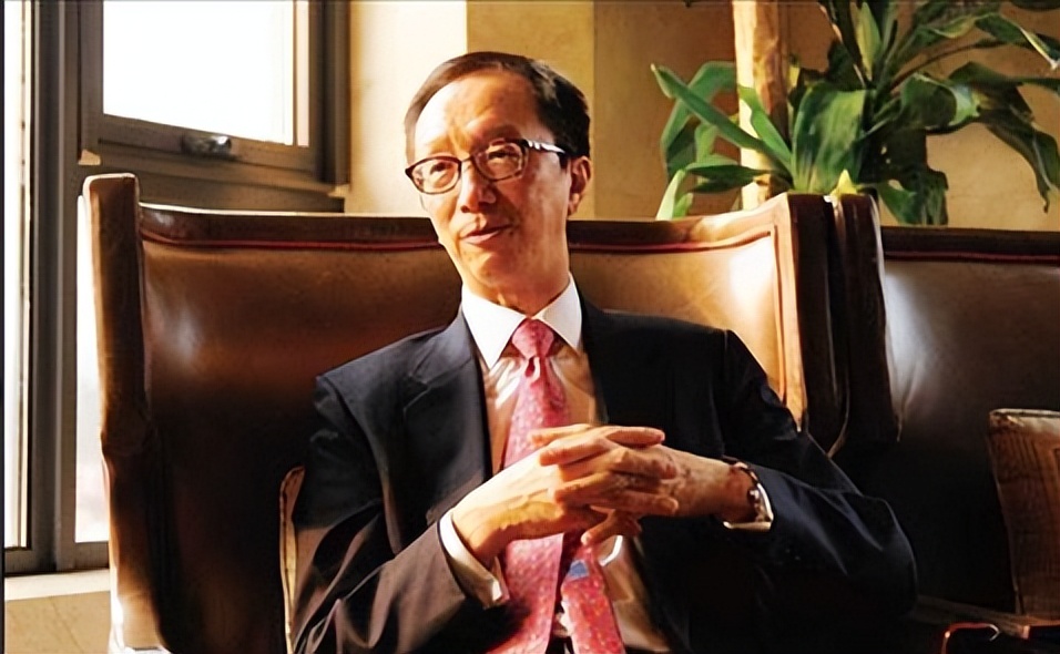 梁锦松娶小26岁伏明霞,梁锦松娶伏明霞时年龄