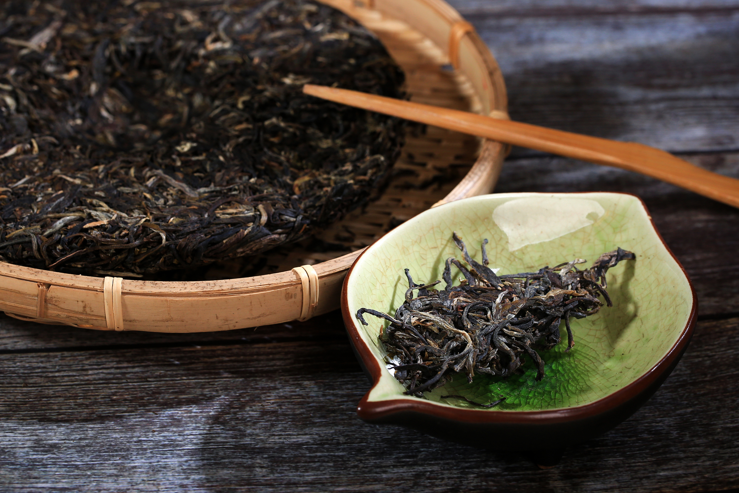 喝普洱茶等于自杀？一克普洱熟茶含五亿霉菌，普洱茶到底能不能喝