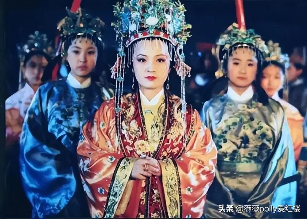 李嬷嬷为什么敢欺负袭人,李嬷嬷两次为难袭人袭人什么反应