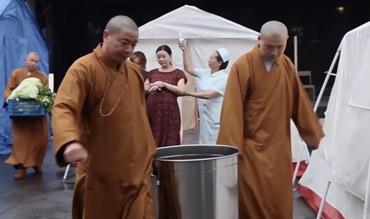 素全法师破三戒佛菩萨会怪罪吗,素全法师在汶川地震中连破三戒