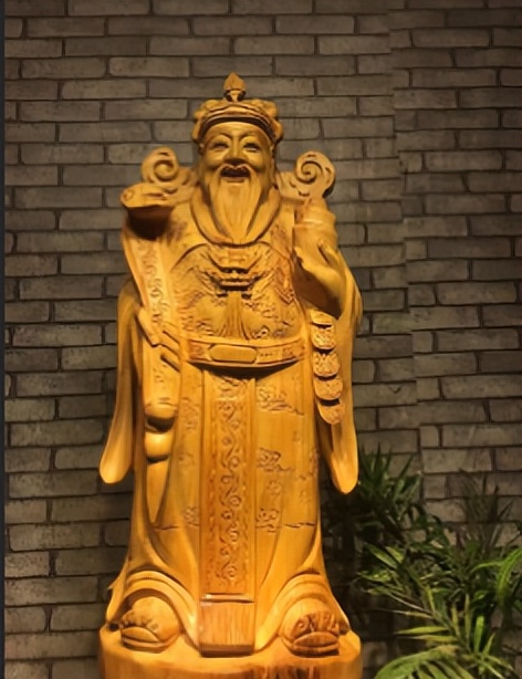 揭秘财神爷佛像清洗的过程：信仰、敬意与财运的交织