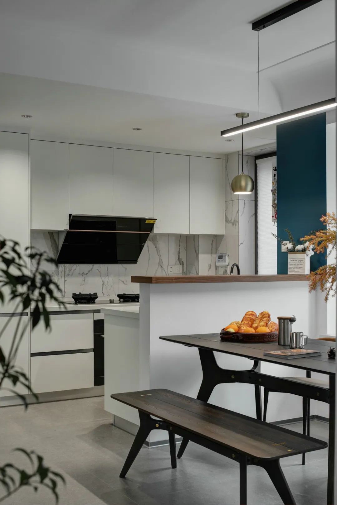 看了女人才知道什么是气质,如何把大白墙改造更高级