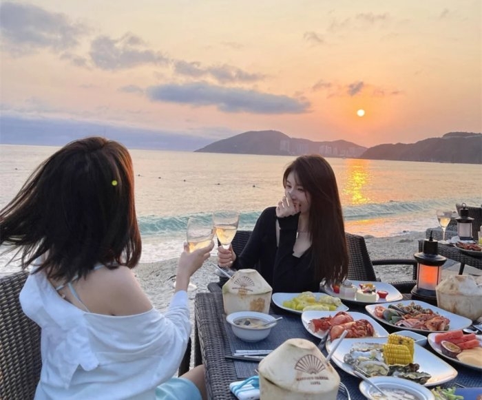 在云南旅游攻略详细路线推荐,在云南旅游攻略路线详细介绍