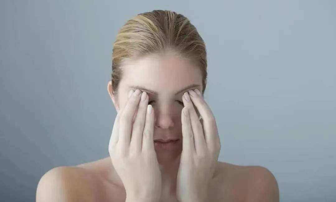 长期在电脑下如何保护眼睛,每天看电脑八个小时怎么保护眼睛