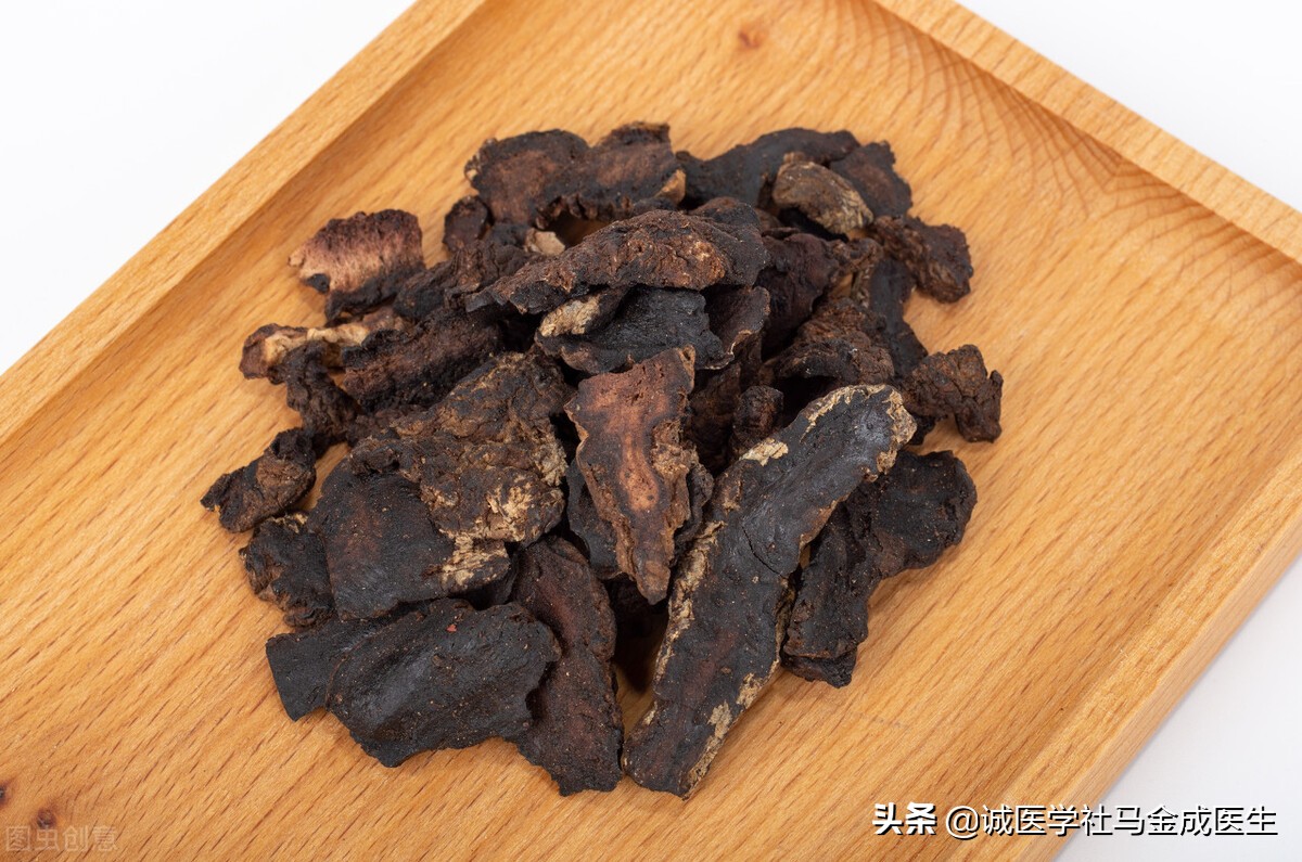 脸爱出油毛孔大是因为体内湿热吗,湿热脸出油调理