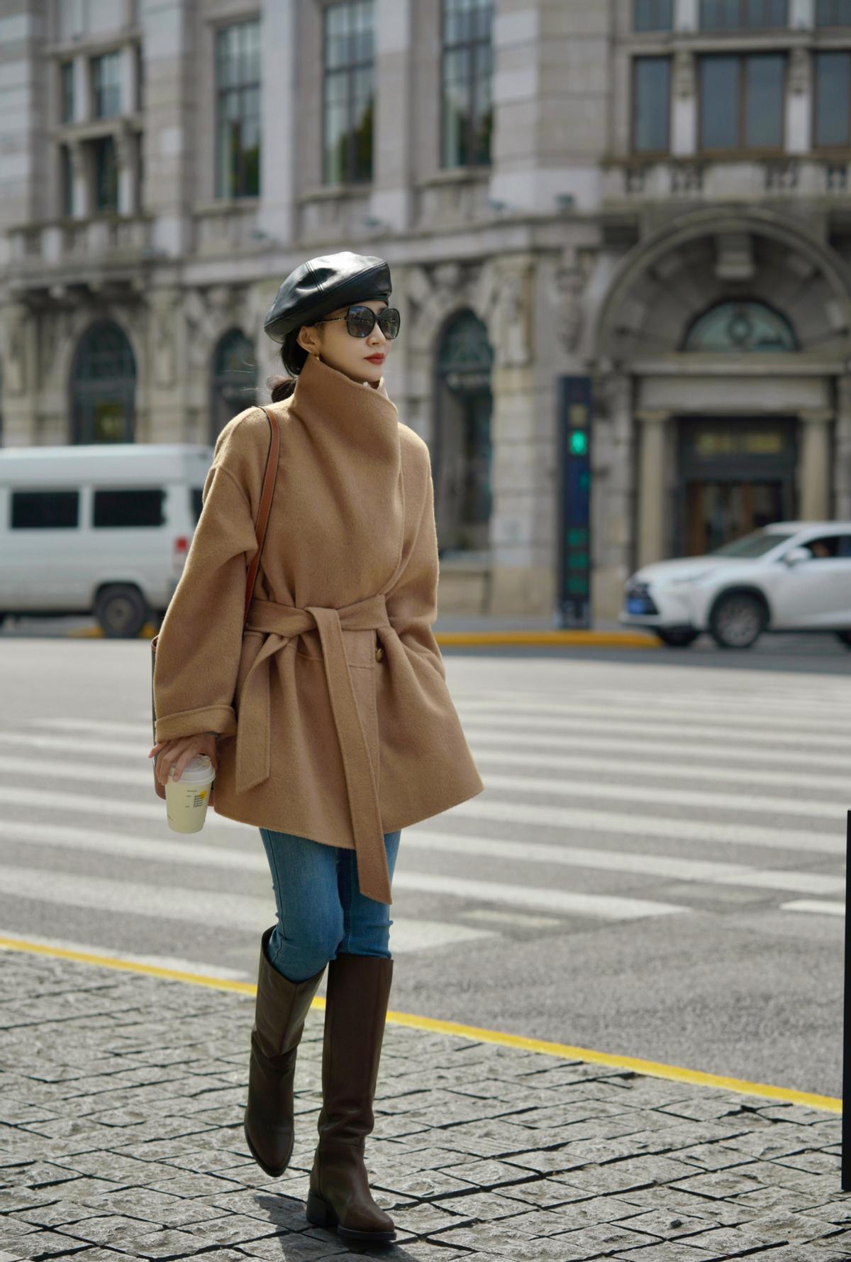 三木藏青色最新冬款大衣,三木母女秋冬装搭配红色大衣