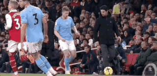 阿森纳完美传控反击曼城,阿森纳门将被打