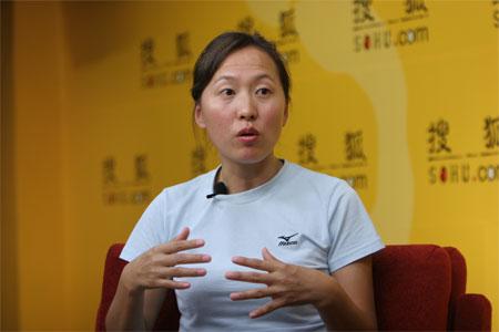 东方神鹿王军霞：田径场赛出奇迹，历经两次失败婚姻后终得幸福