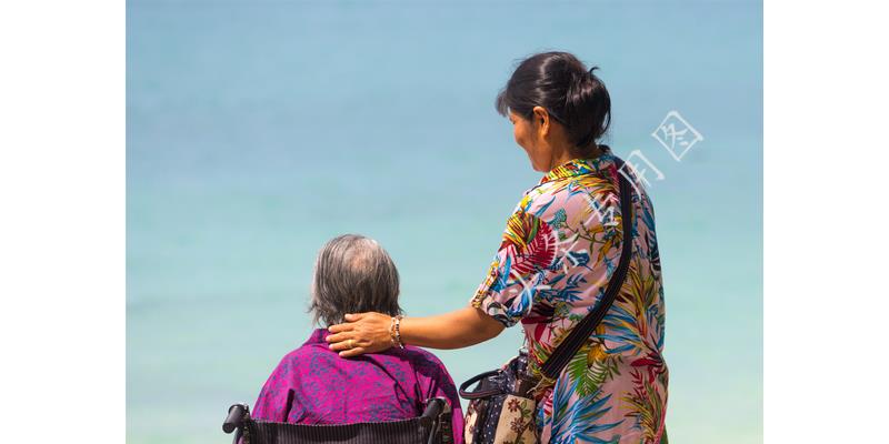 貌美女子与男闺蜜车震被丈夫堵车上，被路人围观，直接离婚