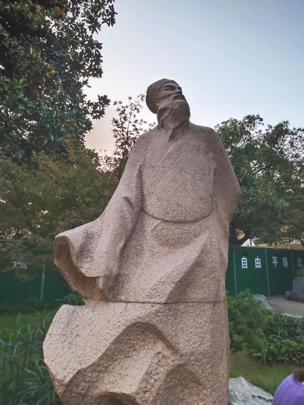 杭州和武汉的著名旅游景点是哪,杭州周边春天最值得去的旅游景点