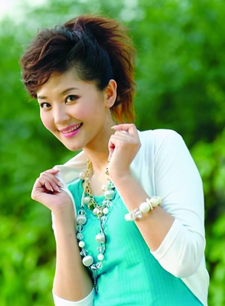 河北新闻联播主持人,河北新闻联播主持人傅敏