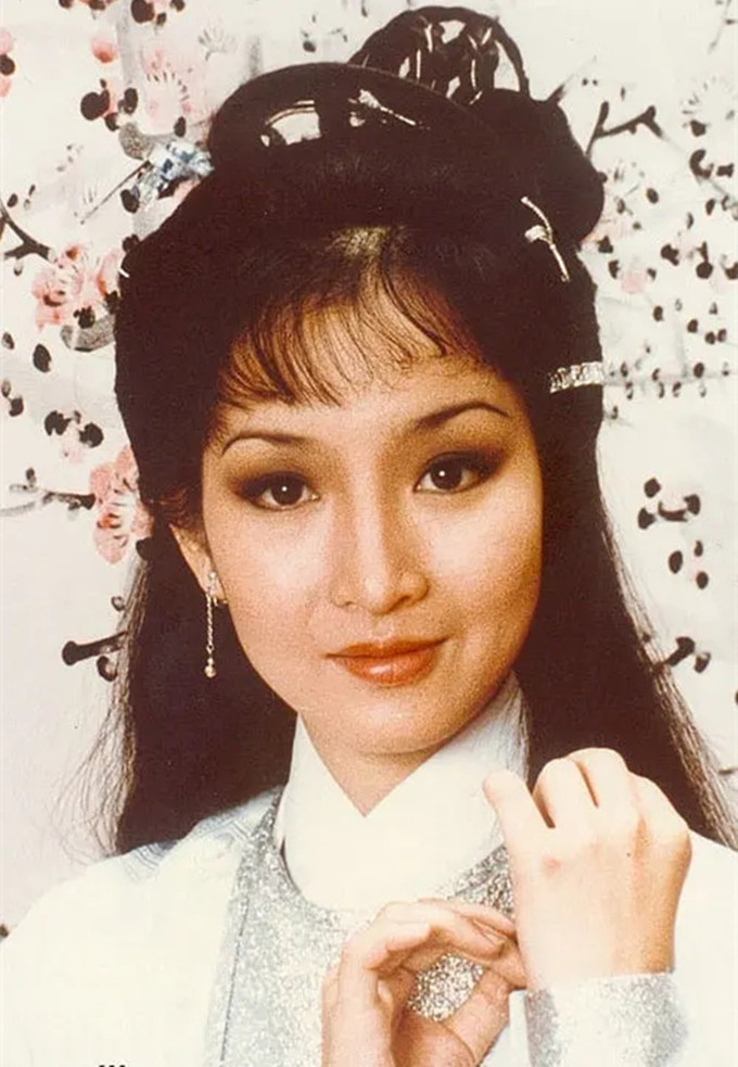 丁克女星过母亲节！汪明荃与干女儿吃大餐，黄杏秀获干儿子送礼物