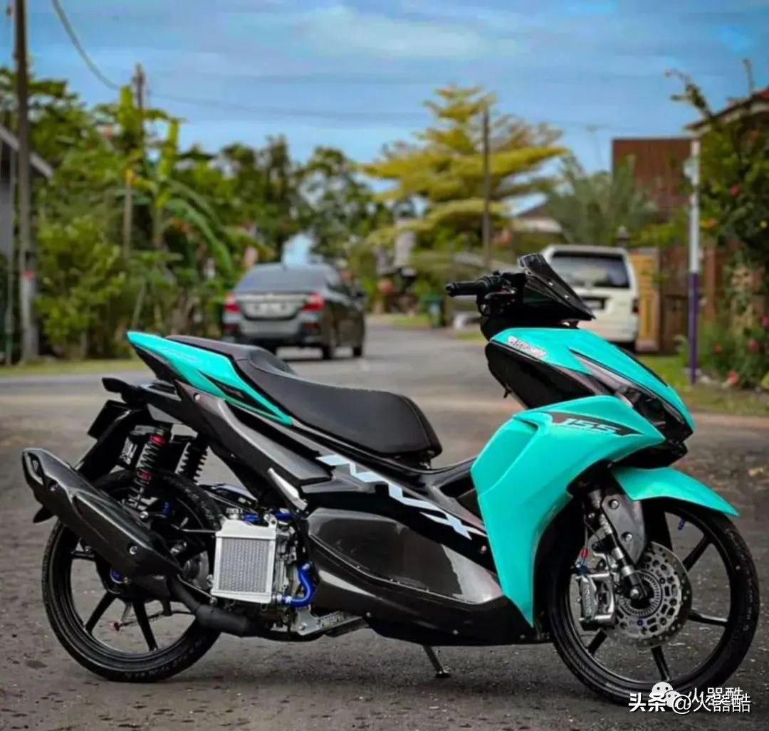 雅马哈nvx155帅气视频,aerox155与nvx155哪个好