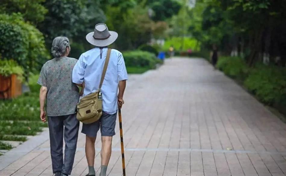 超细致的美甲教程一遍就能学会哦,教你做美甲一学就会超级简单