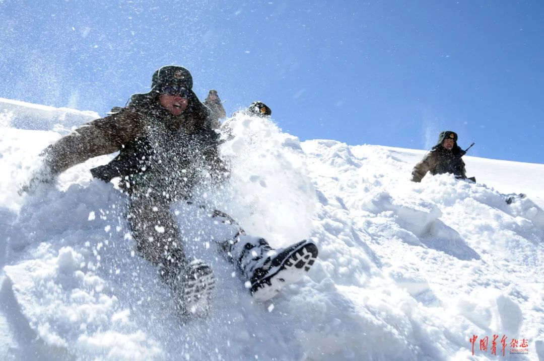 在这里，30岁出头的战士凭借“M型”发际线站在了“鄙视链”上游