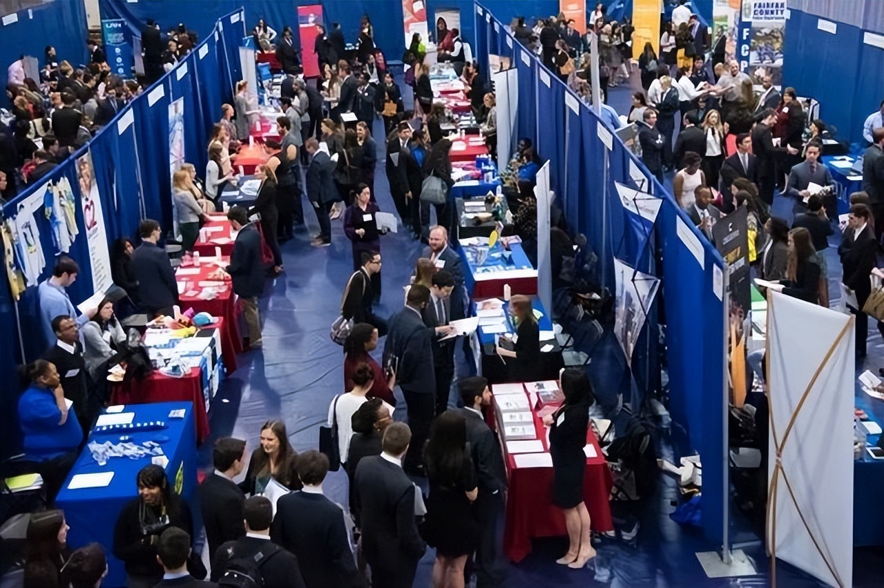 资产超过千万的移民,大批富商移民