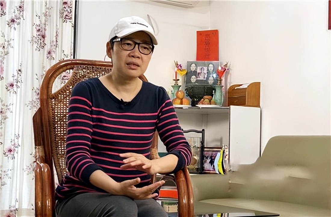 92年香港机场检测仪突然报警,安保拦住台湾律师,搜包后当即报警