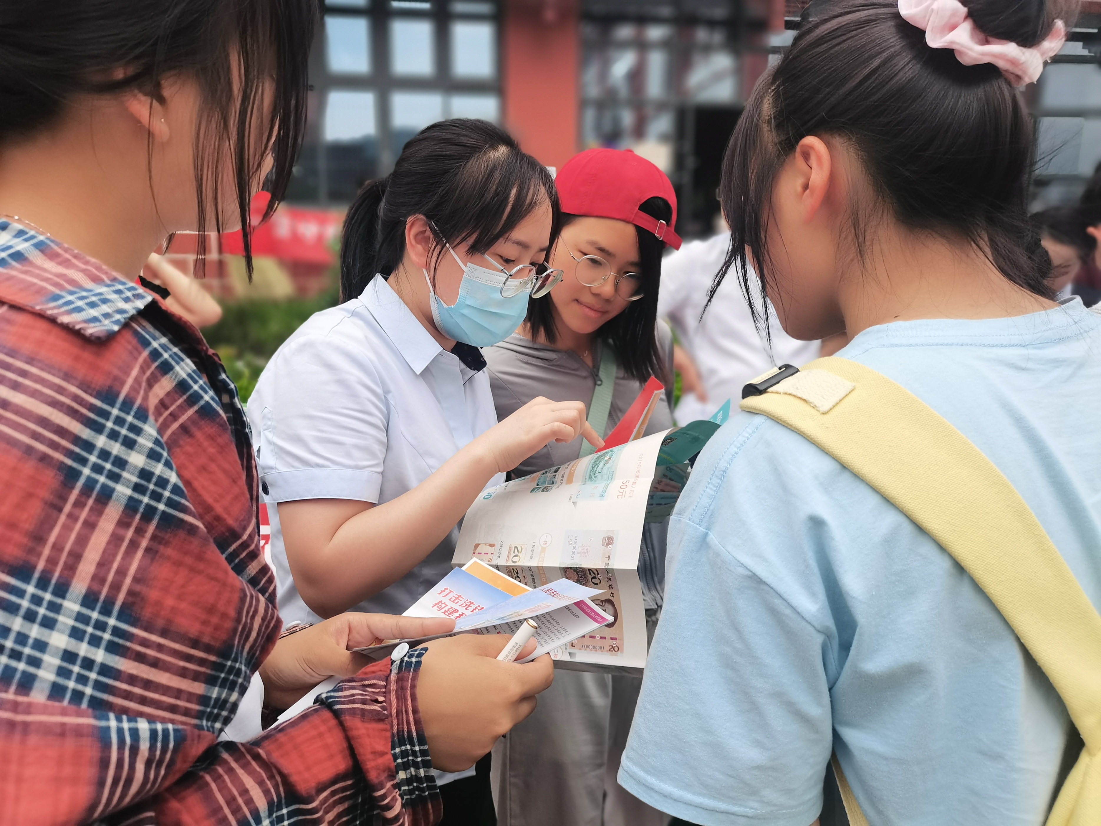 桐乡银行反诈宣传,反诈银行大厅宣传