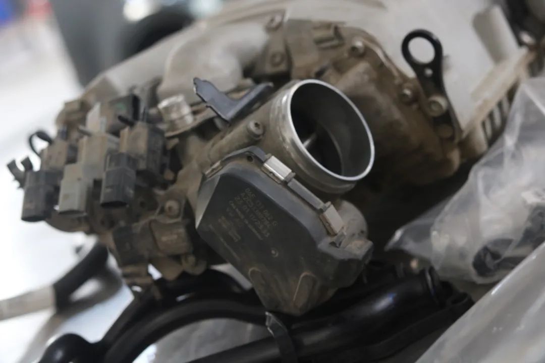 小伙100多万买宝马,小伙花了52万买了奥迪a8