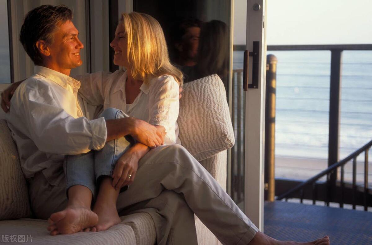 如何吸引异性桃花朵朵开,男人做到以下几点美女如云