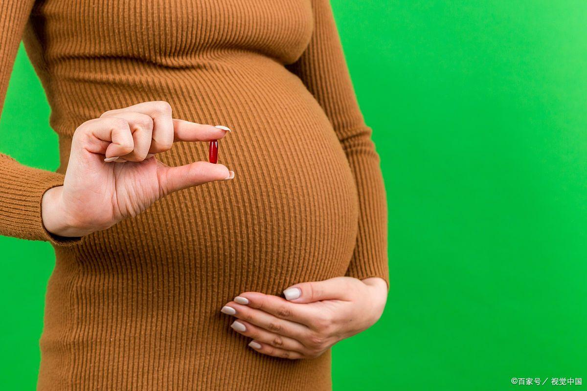 婆婆忙游山玩水，儿媳剖腹产自己坐月子，5年后中风儿媳：没义务