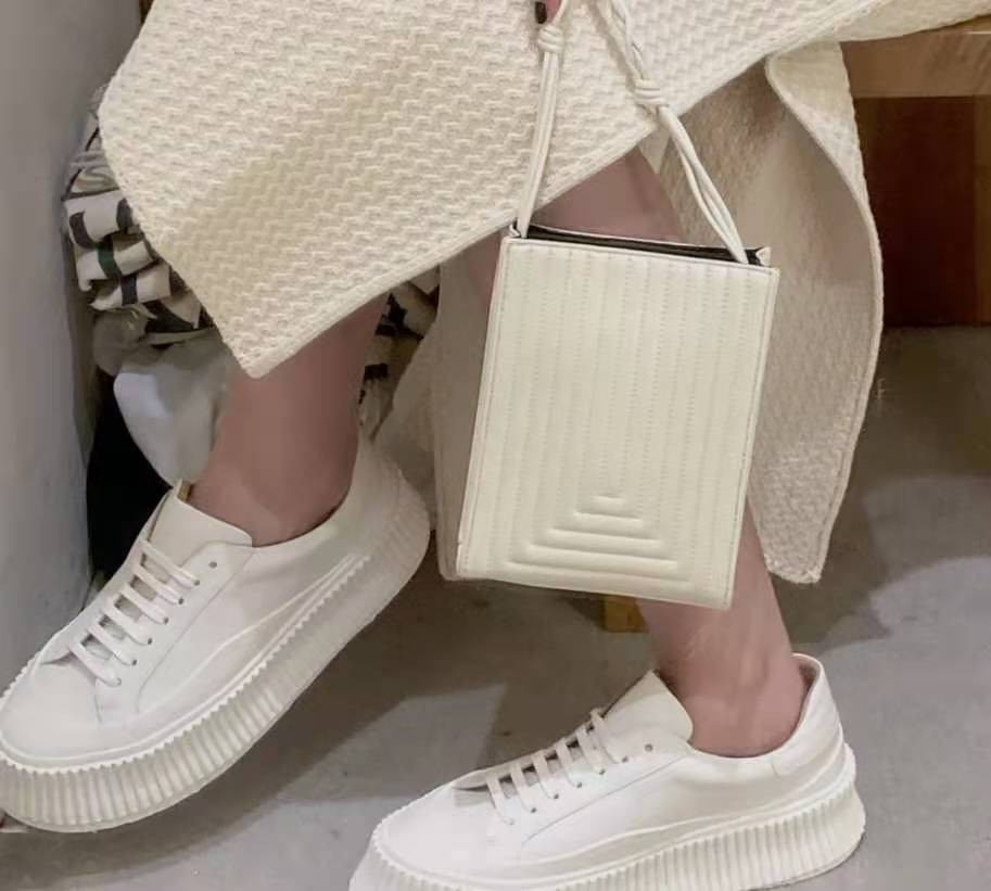 上了年纪的女人少穿这4种衣服,上了年纪的女人少穿这3种外套