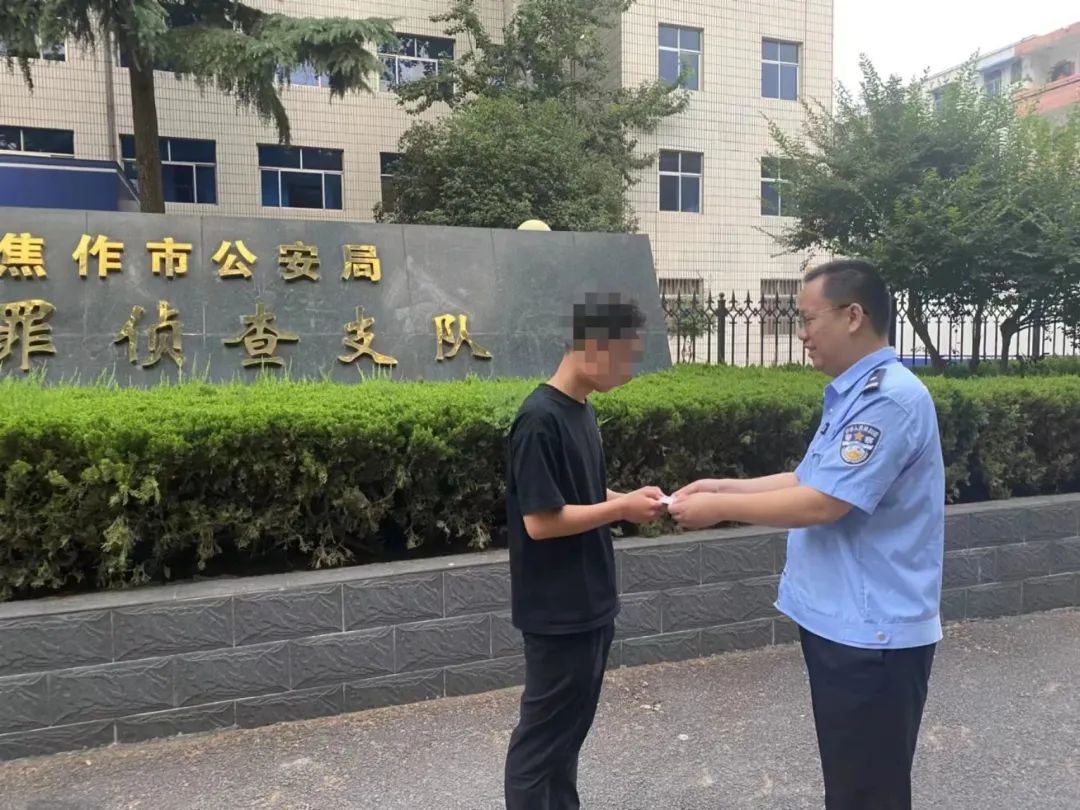 河南新野护航高考豫警在行动,考场外蜀黍护航高考豫警