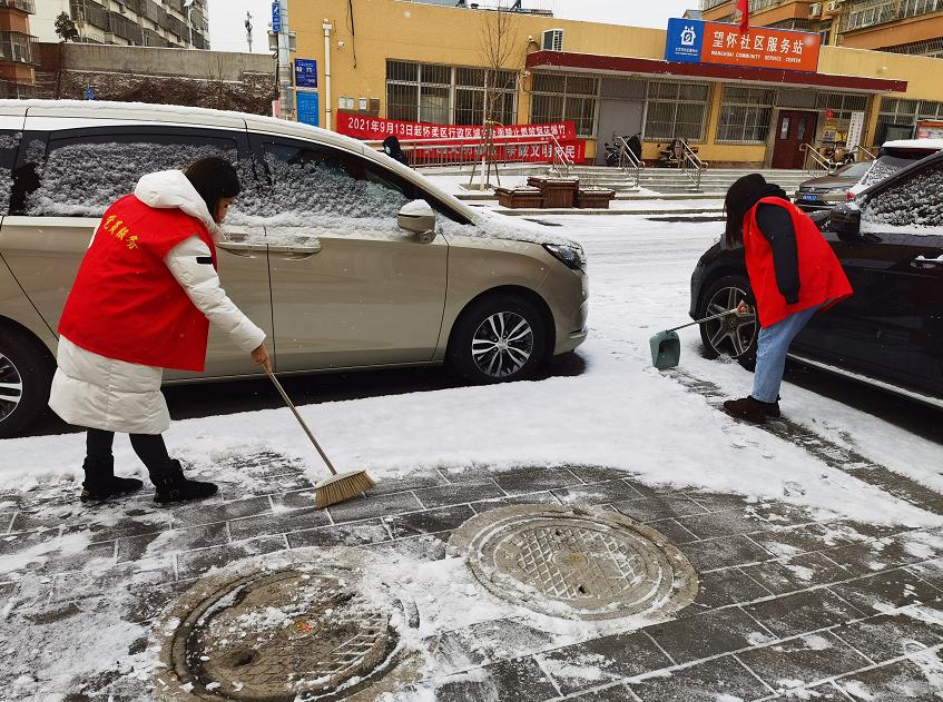 铲冰除雪青年文明号在行动,铲冰除雪鏖战特大桥