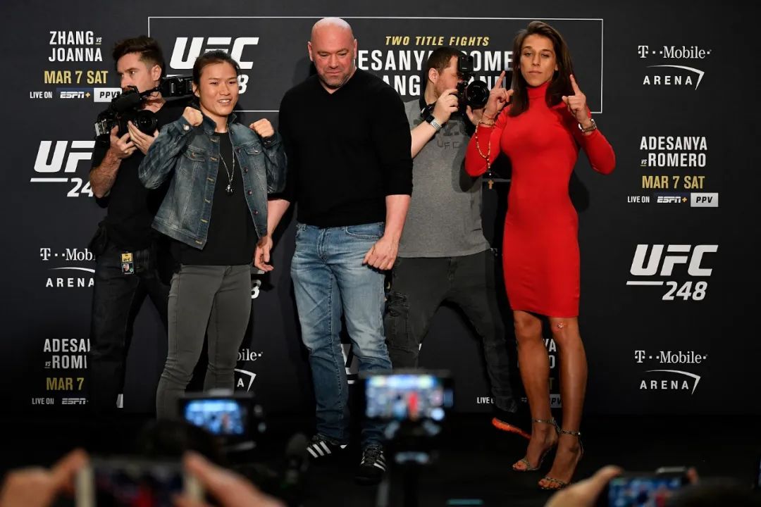 张伟丽重新夺回金腰带是什么时候,张伟丽金腰带要退回去吗