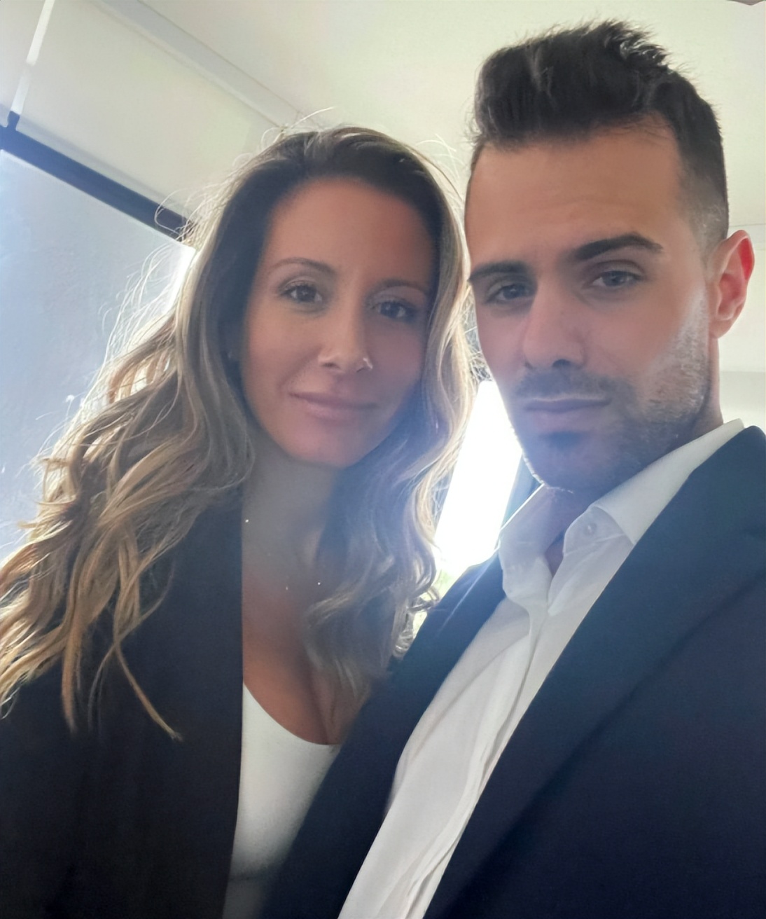 美国单身辣妈网恋假帅哥被威胁p裸照！逃脱后遇照片真人甜蜜热恋